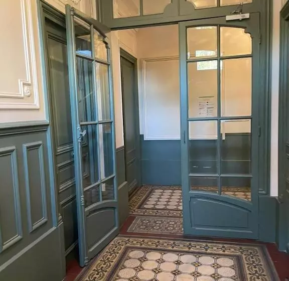 Maisonnette En Duplex 25 M2, Pantin Porte De Paris