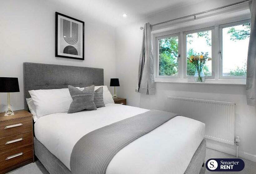 West End, Woking   2 Bed House With Parking And Garden