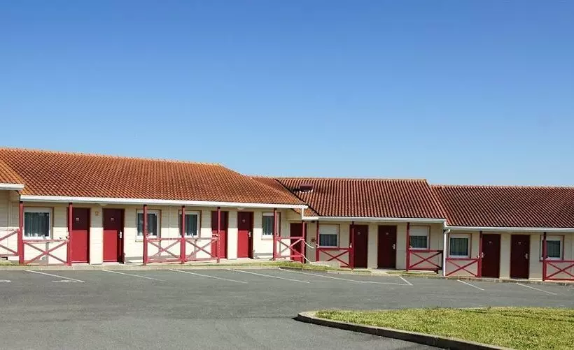 Отель Couett  Saint Jean D Angély