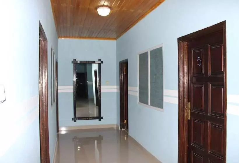 בית מלון כפרי Adinkra Lodge