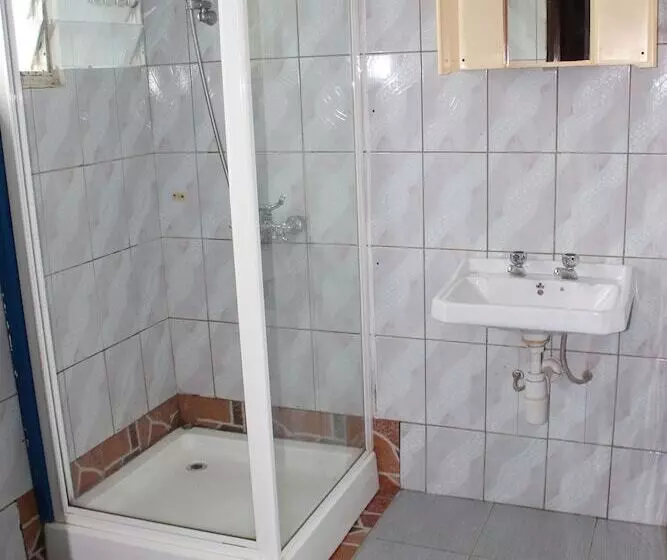 בית מלון כפרי Adinkra Lodge