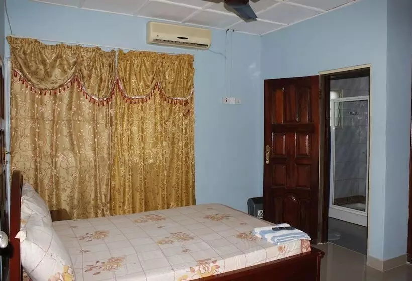 בית מלון כפרי Adinkra Lodge