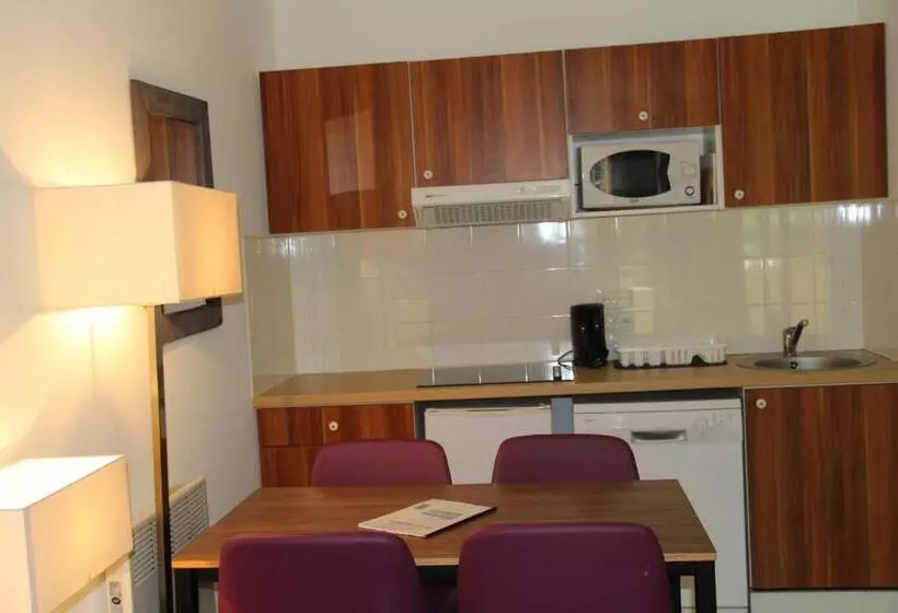 בית מלון כפרי Adonis Valberg