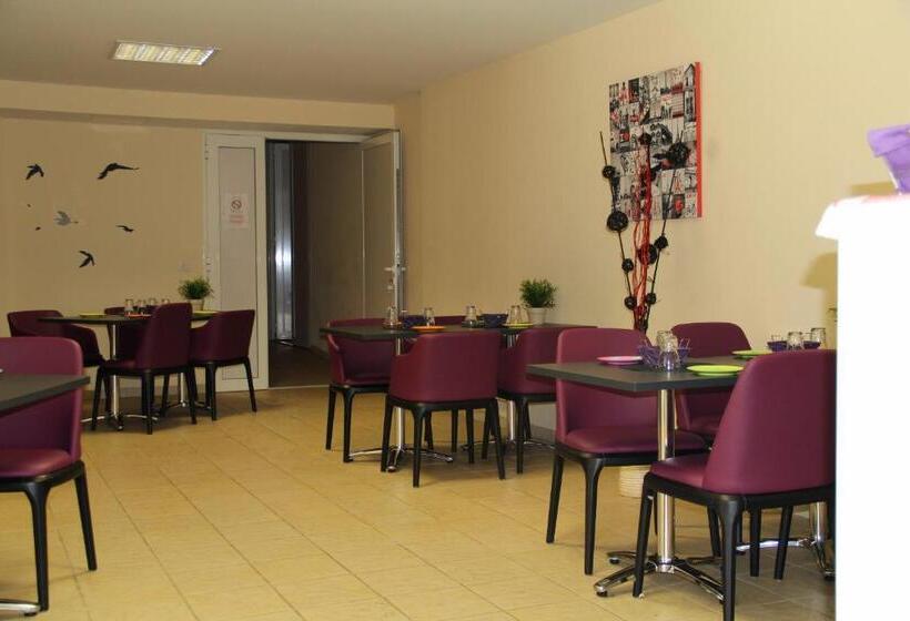 Отель Adonis Valberg