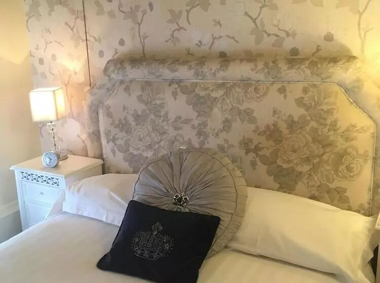 호텔 Castle Lodge Wilton