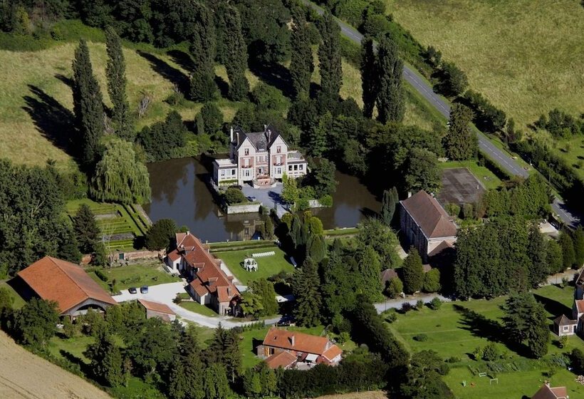 فندق Chateau De Quesmy