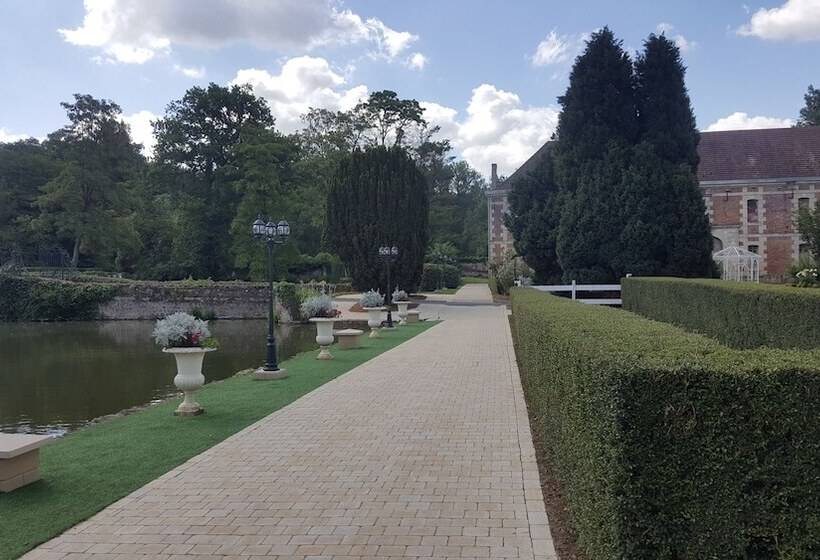 فندق Chateau De Quesmy