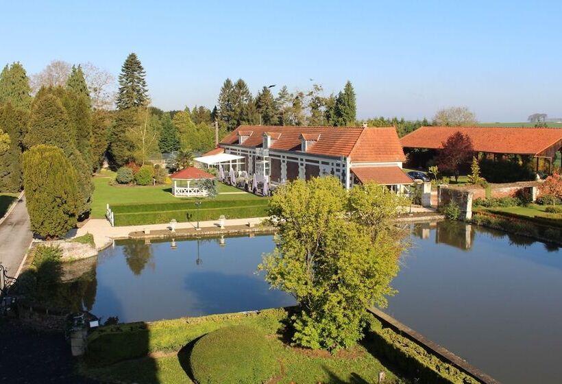 فندق Chateau De Quesmy