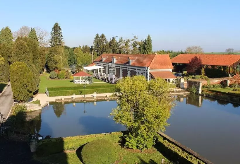 ホテル Chateau De Quesmy