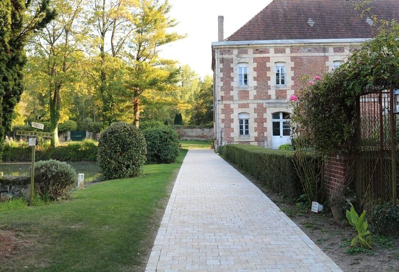 فندق Chateau De Quesmy