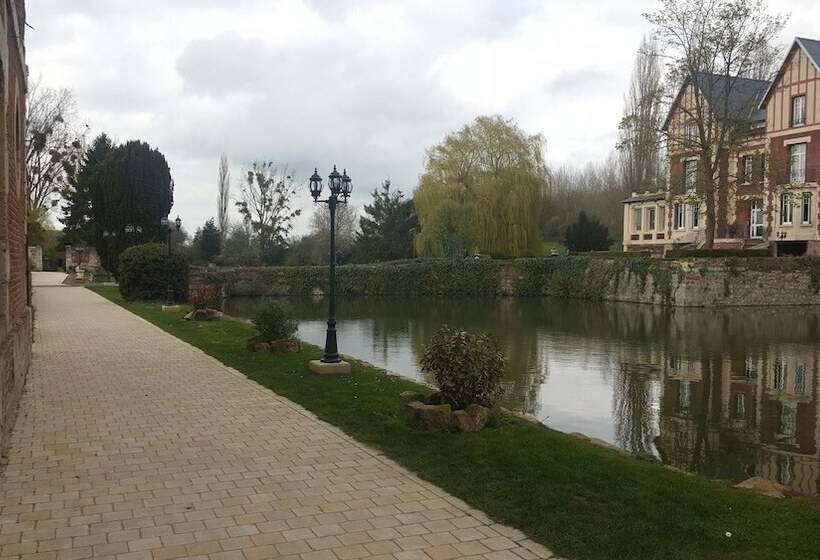 فندق Chateau De Quesmy