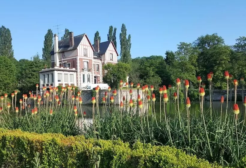 ホテル Chateau De Quesmy