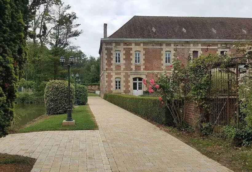 ホテル Chateau De Quesmy