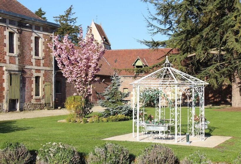 فندق Chateau De Quesmy