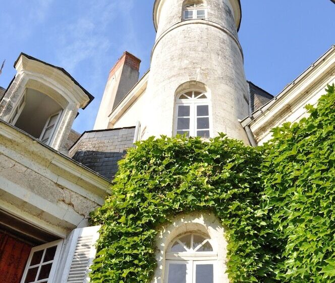 فندق Chateau Du Plessis  Anjou