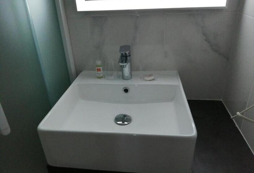 فندق Contact Hôtel Foch