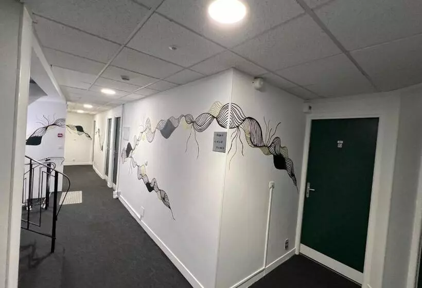 هتل Contact Hôtel Foch