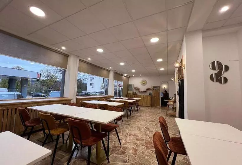 هتل Contact Hôtel Foch