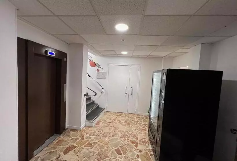 هتل Contact Hôtel Foch