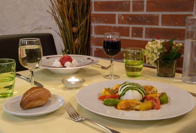 בית מלון כפרי Domaine De La Courbe Hôtel & Spa