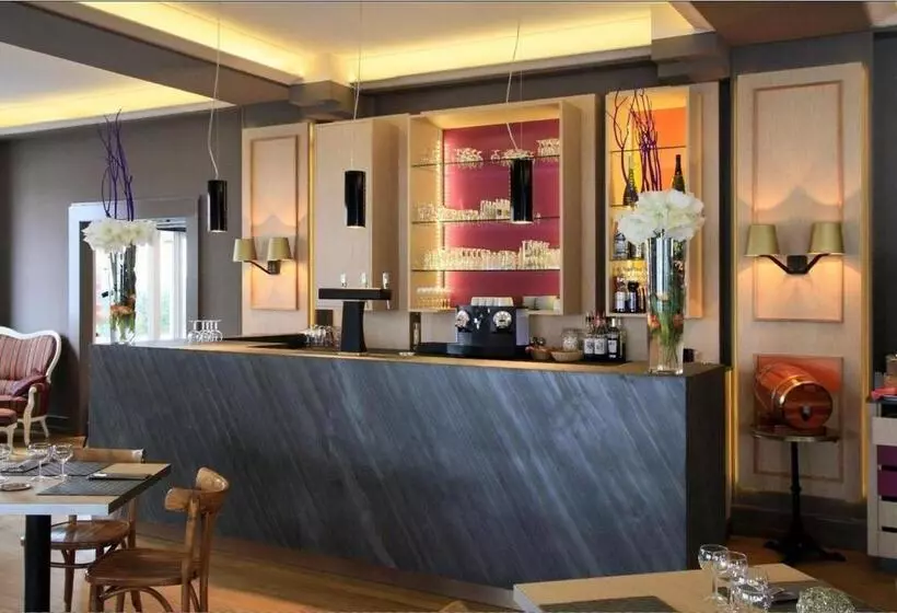 هتل Hôtel De La Paix