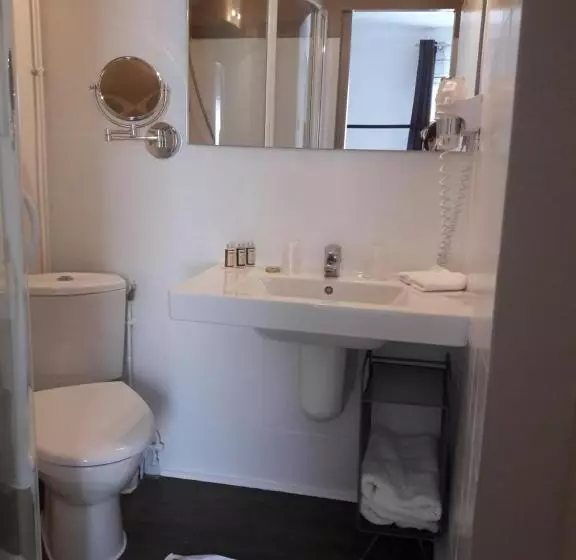 هتل Hôtel Restaurant Chez Carrière