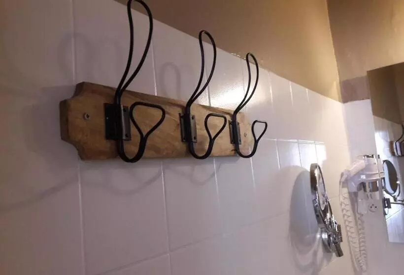 هتل Hôtel Restaurant Chez Carrière