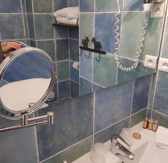 هتل Hôtel Restaurant Chez Carrière