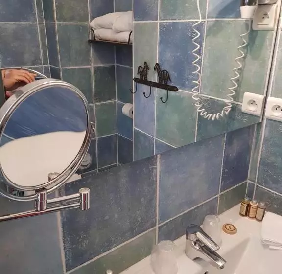 هتل Hôtel Restaurant Chez Carrière