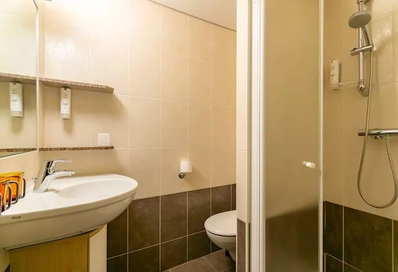 בית מלון כפרי Hôtel Restaurant Le Lac