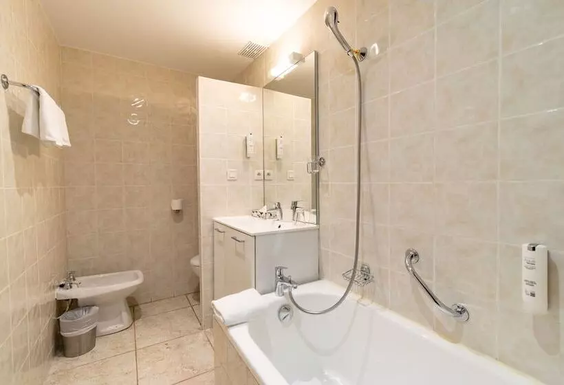 בית מלון כפרי Hôtel Restaurant Le Lac