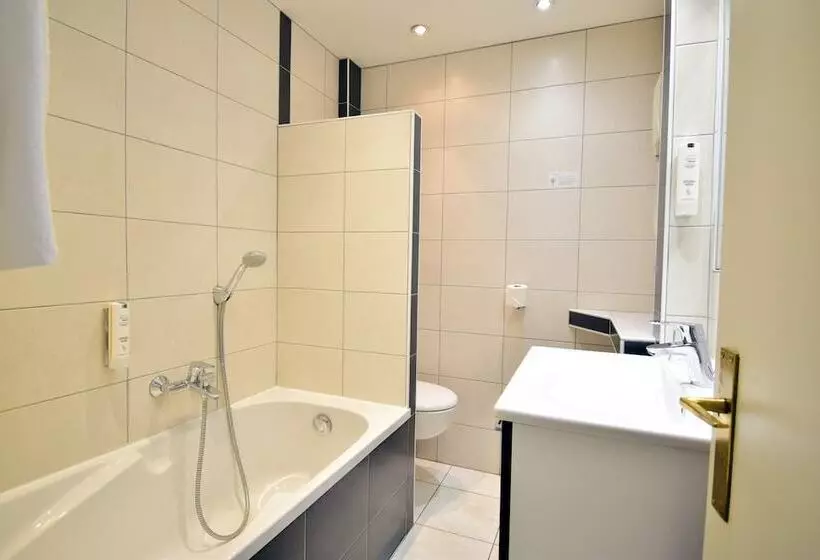 בית מלון כפרי Hôtel Restaurant Le Lac