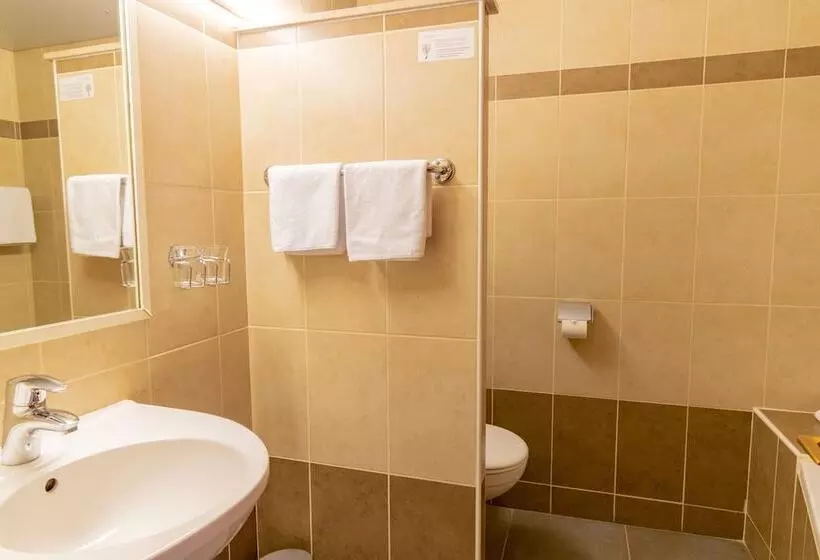 בית מלון כפרי Hôtel Restaurant Le Lac