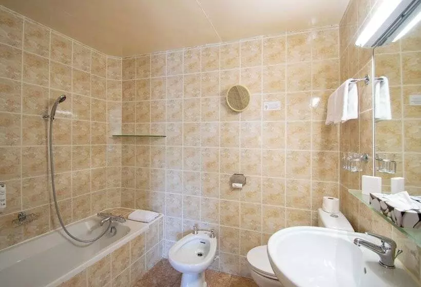 בית מלון כפרי Hôtel Restaurant Le Lac