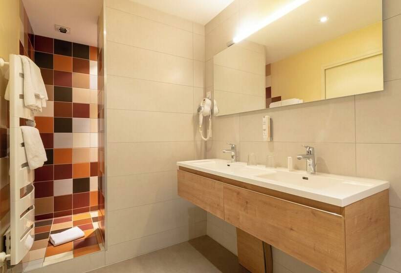 בית מלון כפרי Hôtel Restaurant Le Lac