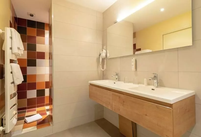 בית מלון כפרי Hôtel Restaurant Le Lac