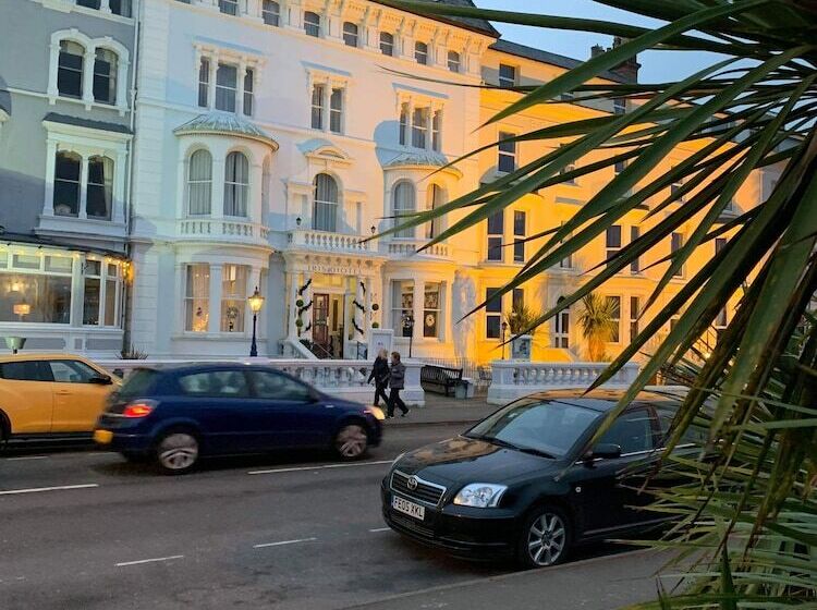 Iris Hotel Llandudno