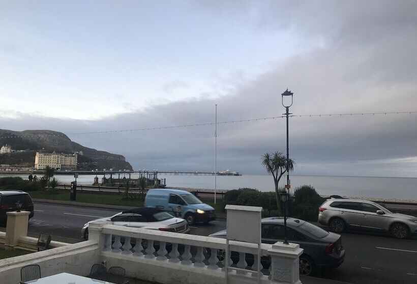 Iris Hotel Llandudno