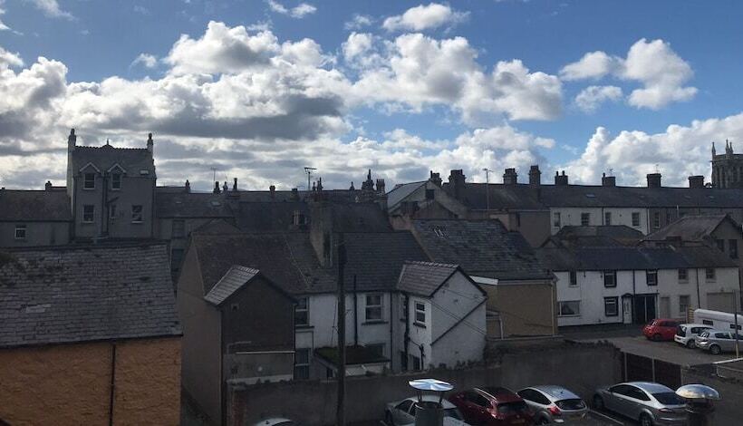 Iris Hotel Llandudno