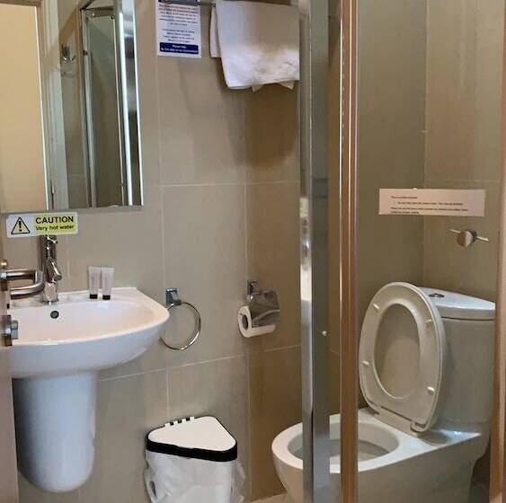 Iris Hotel Llandudno