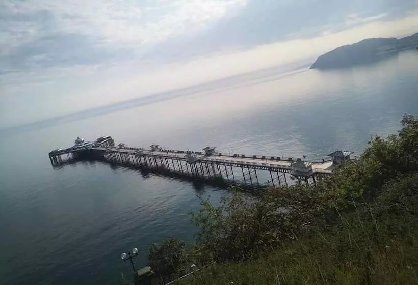 Iris Hotel Llandudno