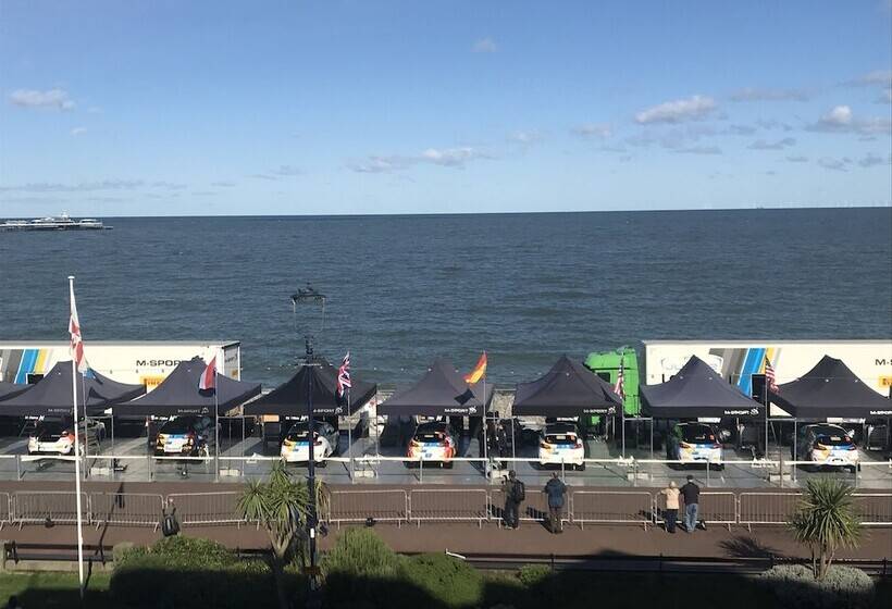 Iris Hotel Llandudno