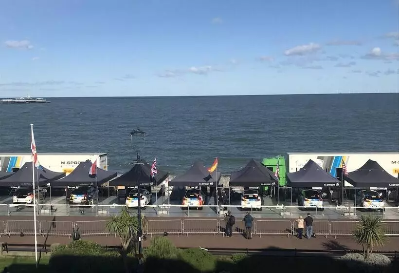 Iris Hotel Llandudno