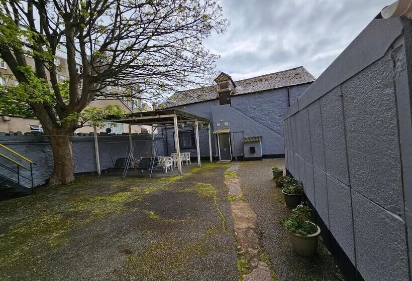 Iris Hotel Llandudno