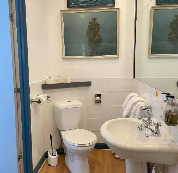 هتل Knights Court