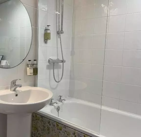 هتل Knights Court