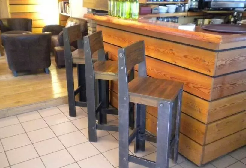 호텔 Auberge De La Croix Perrin