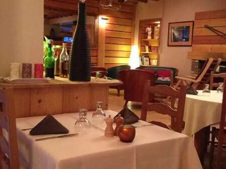 호텔 Auberge De La Croix Perrin