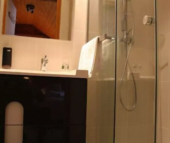 호텔 Auberge De La Croix Perrin