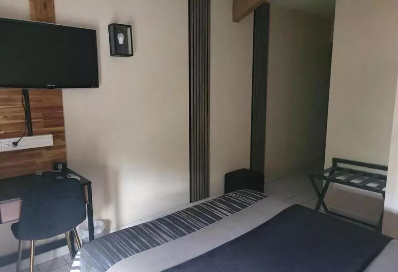 Отель Le Medicis